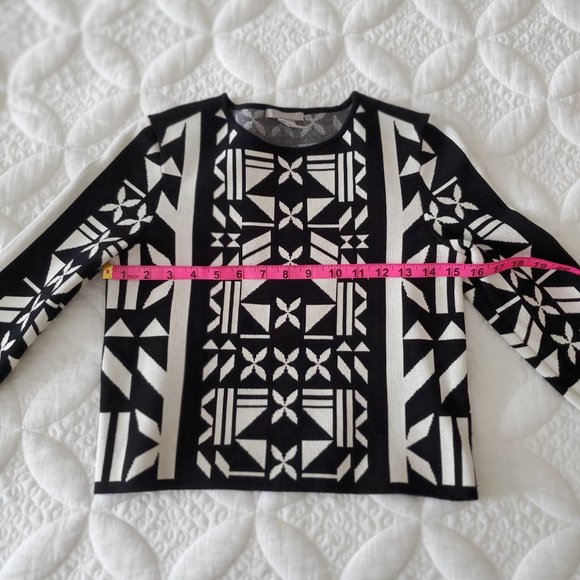 H&M Geometric Pattern Cropped Sweater - Picture 3 of 6